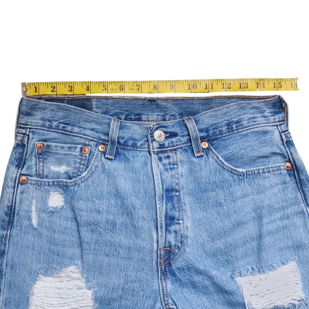 Men's Levi's 501 Blue Jeans Original Fit Ripped, Size 30‎